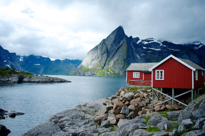 Looking for a travel guide to Norway? You're in the right place! Click through for from-a-local Norwegian travel tips on what to do, where to go, what to eat, Norwegian cultural tips, and cheap travel advice!