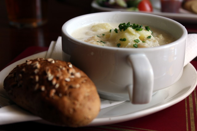 Mini Travel Guide: Scotland // yesandyes.org Must eat in Scotland