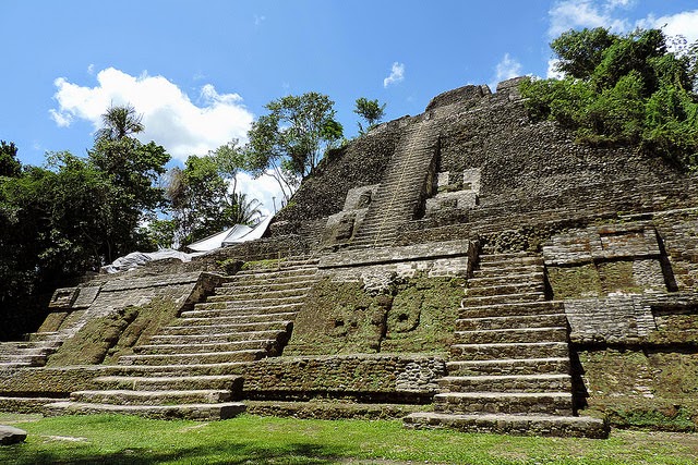 Mini Travel Guide: Belize // yesandyes.org