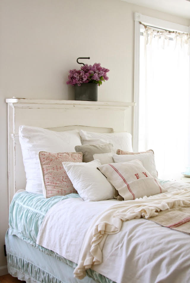 Looking for DIY headboard ideas? You're in the right place! Don't blow $$$ on a new headboard, make one yourself instead!