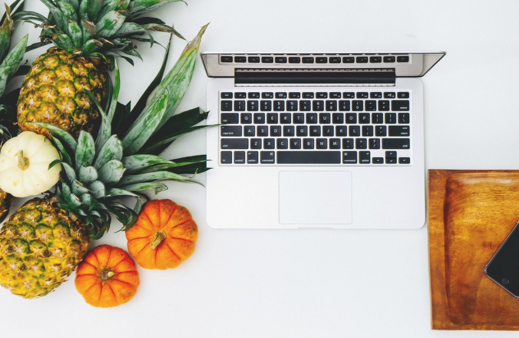 6 Ways To Work Less + Accomplish More With Your Blog